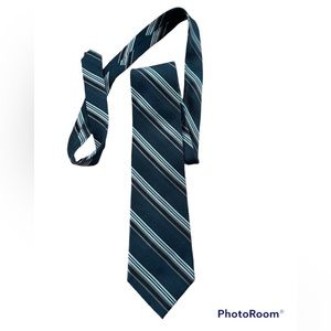 NWOT Black Perry Ellis Portfolio Silk Necktie. Never worn.